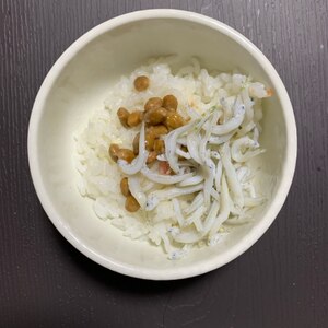 おろし納豆on‎♫*しらすor鰹節•.¸¸¸.☆